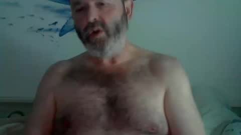 Snapshot of midhir chatting on 02/17/25, 05:43 kike online show from 02/17/25, 05:43