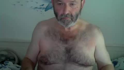 Snapshot of midhir chatting on 10/02/25, 01:40 kike online show from 10/02/25, 01:40