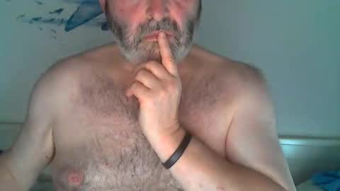 Snapshot of midhir chatting on 06/10/26, 03:33 kike online show from 06/10/26, 03:33