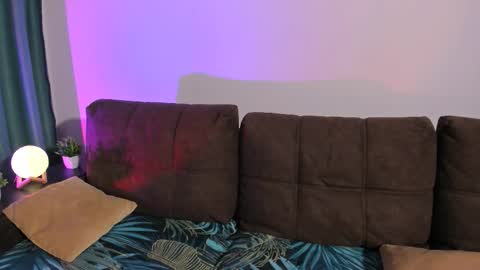 Max online show from 02/21/26, 03:57