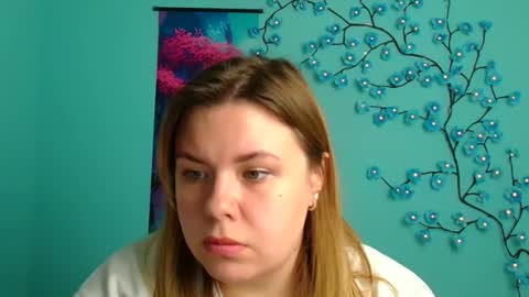 Mariana online show from 11/11/25, 12:16