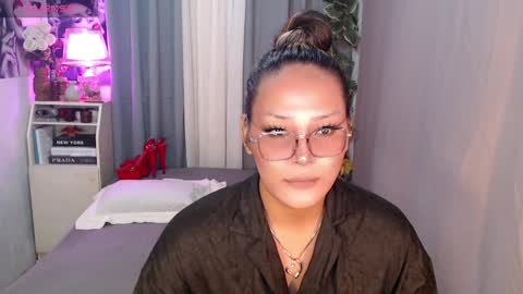 Snapshot of midnightraven27 chatting on 12/03/24, 06:06  Dont forget to follow online show from 12/03/24, 06:06