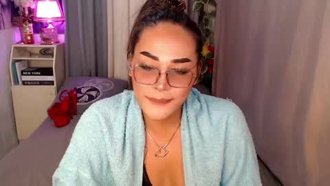 Snapshot of midnightraven27 chatting on 01/10/25, 09:10  Dont forget to follow online show from 01/10/25, 09:10