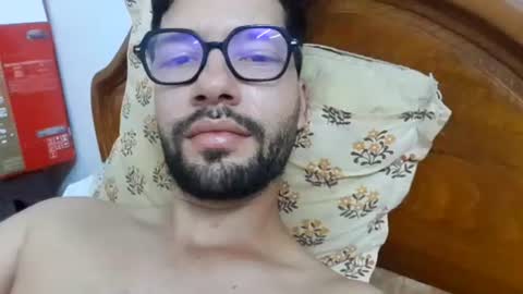 Snapshot of midoumas1 chatting on 09/09/25, 06:40 Sam online show from 09/09/25, 06:40