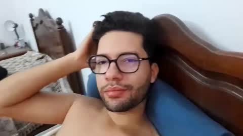 Snapshot of midoumas1 chatting on 11/02/25, 08:39 Sam online show from 11/02/25, 08:39