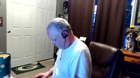 Snapshot of midwestdad09 chatting on 04/19/26, 10:47 midwestdad09 online show from 04/19/26, 10:47