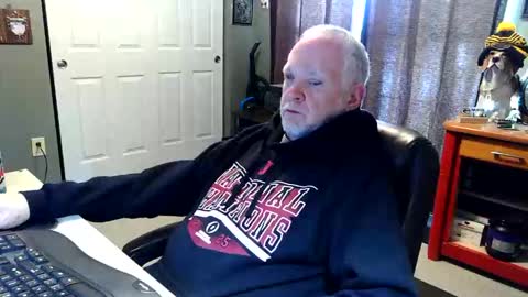 Snapshot of midwestdad09 chatting on 04/22/26, 08:21 midwestdad09 online show from 04/22/26, 08:21