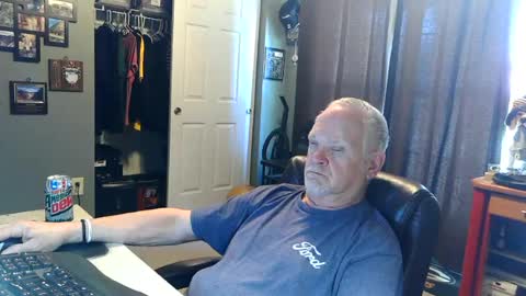 Snapshot of midwestdad09 chatting on 06/23/26, 07:01 midwestdad09 online show from 06/23/26, 07:01