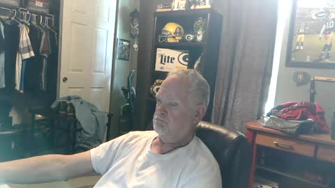 Snapshot of midwestdad09 chatting on 07/18/26, 06:01 midwestdad09 online show from 07/18/26, 06:01