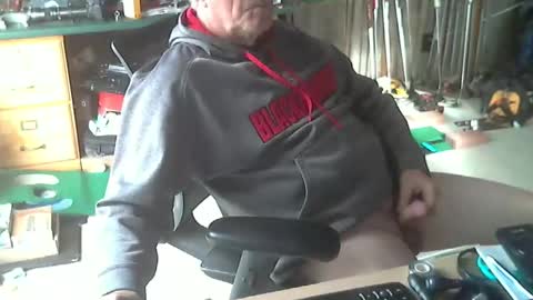 Snapshot of midwestman4u2 chatting on 01/18/26, 05:50 Mid West Man 4U online show from 01/18/26, 05:50