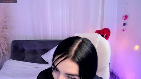 Snapshot of miel_gomez chatting on 02/25/25, 08:19 miel_gomez online show from 02/25/25, 08:19