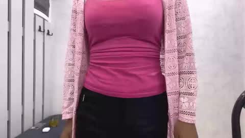 Mia online show from 11/11/25, 06:52