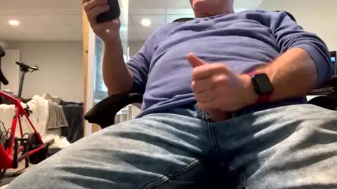 miggie001 online show from 11/17/25, 05:08