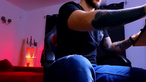 MightyAaron online show from 09/23/25, 01:52