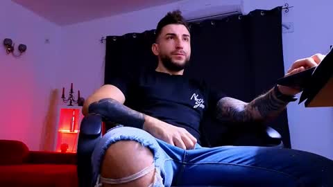 MightyAaron online show from 10/26/25, 05:02