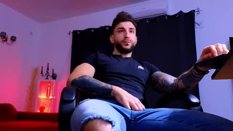 MightyAaron online show from 11/11/25, 03:28