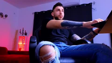 MightyAaron online show from 12/21/25, 05:36