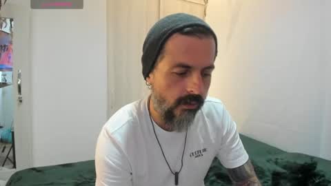 Snapshot of miguel_angeel_ chatting on 06/26/26, 06:56 Miguel Angel online show from 06/26/26, 06:56