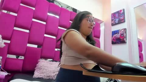 Snapshot of miha_smith chatting on 06/25/26, 03:17 Miha online show from 06/25/26, 03:17