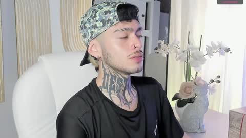 Snapshot of mihailleroy chatting on 12/23/24, 09:29 MIHAIL LEROY finally independent model online show from 12/23/24, 09:29