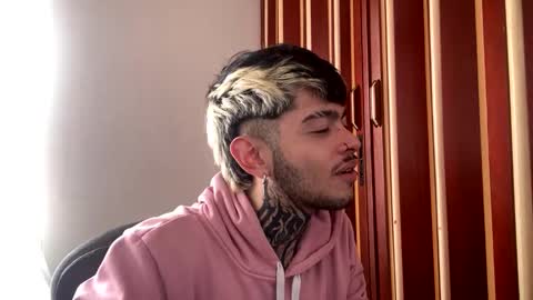 Snapshot of mihailleroy chatting on 12/27/24, 08:28 MIHAIL LEROY finally independent model online show from 12/27/24, 08:28