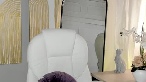 Snapshot of mihailleroy chatting on 01/15/25, 02:38 MIHAIL LEROY finally independent model online show from 01/15/25, 02:38