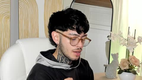 Snapshot of mihailleroy chatting on 01/21/25, 12:57 MIHAIL LEROY finally independent model online show from 01/21/25, 12:57