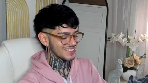 Snapshot of mihailleroy chatting on 02/07/25, 01:47 MIHAIL LEROY finally independent model online show from 02/07/25, 01:47