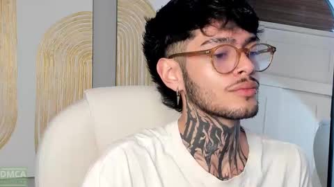 Snapshot of mihailleroy chatting on 02/14/25, 04:58 MIHAIL LEROY finally independent model online show from 02/14/25, 04:58