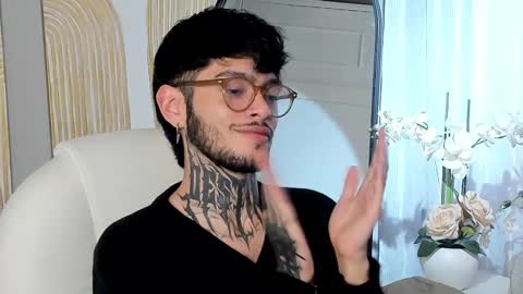 Snapshot of mihailleroy chatting on 02/27/25, 11:15 MIHAIL LEROY finally independent model online show from 02/27/25, 11:15