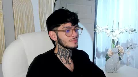 Snapshot of mihailleroy chatting on 02/28/25, 02:20 MIHAIL LEROY finally independent model online show from 02/28/25, 02:20