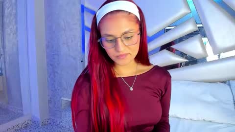 Snapshot of miia02 chatting on 02/19/26, 01:23 MIA 3 online show from 02/19/26, 01:23