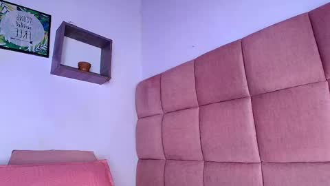 Mia  online show from 09/15/25, 11:54