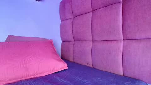 Mia  online show from 09/25/25, 11:58