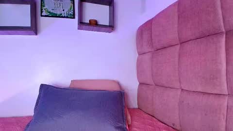 Mia  online show from 09/27/25, 11:59