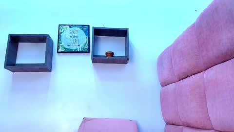 Mia  online show from 10/06/25, 11:51