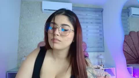 Mia  online show from 01/15/26, 11:59