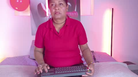 Snapshot of miia_blace chatting on 06/18/26, 04:02 miia_blace online show from 06/18/26, 04:02