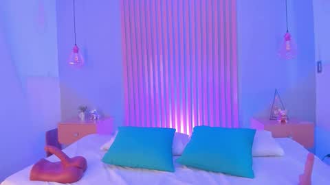 Mia online show from 01/19/26, 11:25