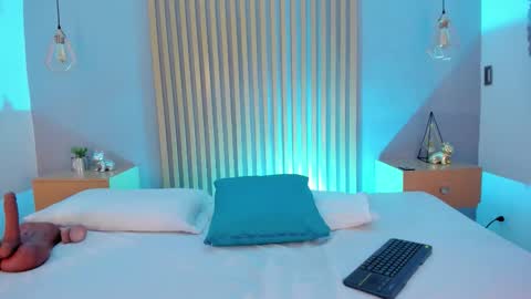 Mia online show from 02/21/26, 11:33