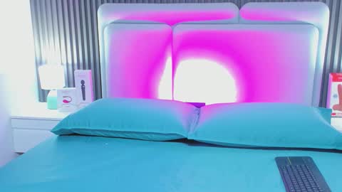 miia_cute18 online show from 02/25/26, 11:42