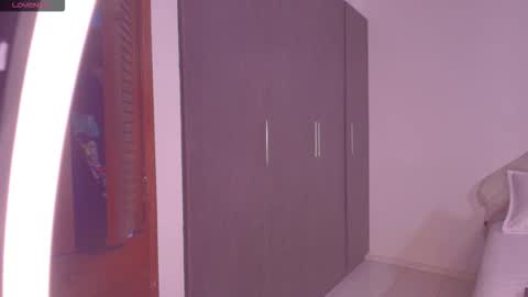 Snapshot of miia_monroy chatting on 02/15/26, 10:17 miia_monroy online show from 02/15/26, 10:17