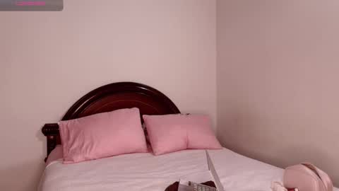 Snapshot of miia_monroy chatting on 03/03/26, 10:04 miia_monroy online show from 03/03/26, 10:04