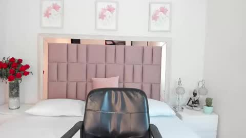 Mia  online show from 02/15/25, 10:21