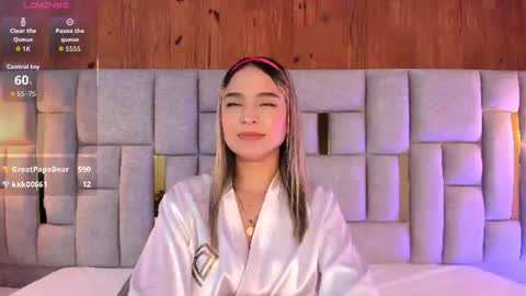 Mia  online show from 07/06/26, 03:03