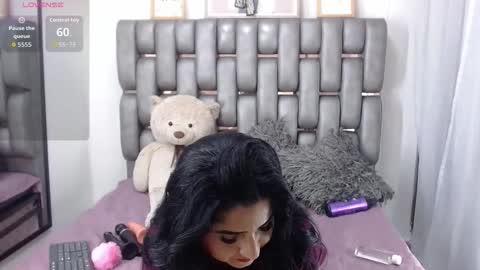 Snapshot of miia_rousee_ chatting on 05/30/26, 11:24 ROUSSE online show from 05/30/26, 11:24