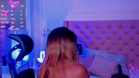 Miia Schwarz  online show from 09/15/25, 04:45