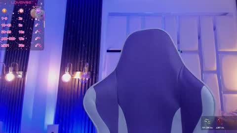 Miia Schwarz  online show from 11/22/25, 10:31