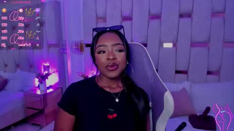 Miia Schwarz  online show from 03/18/26, 11:41