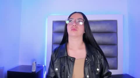 Mia online show from 03/01/26, 05:53